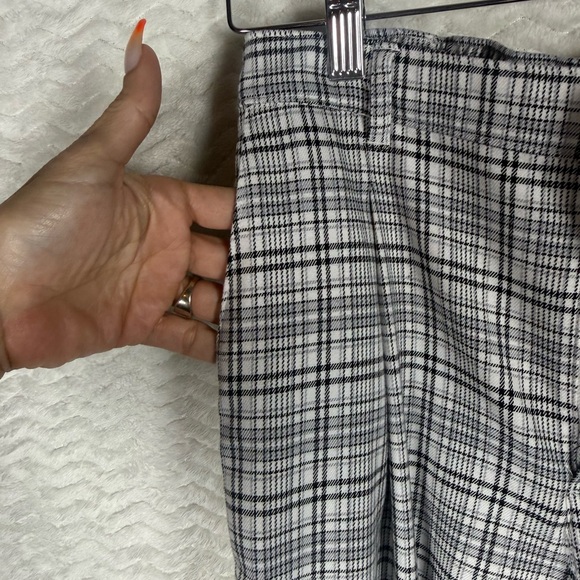Hollister Gray Plaid Chinos - Picture 5 of 14